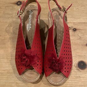 NWOT Patrizia by Spring Step floral motif Ollevo heeled Red Brown vacay boho 8